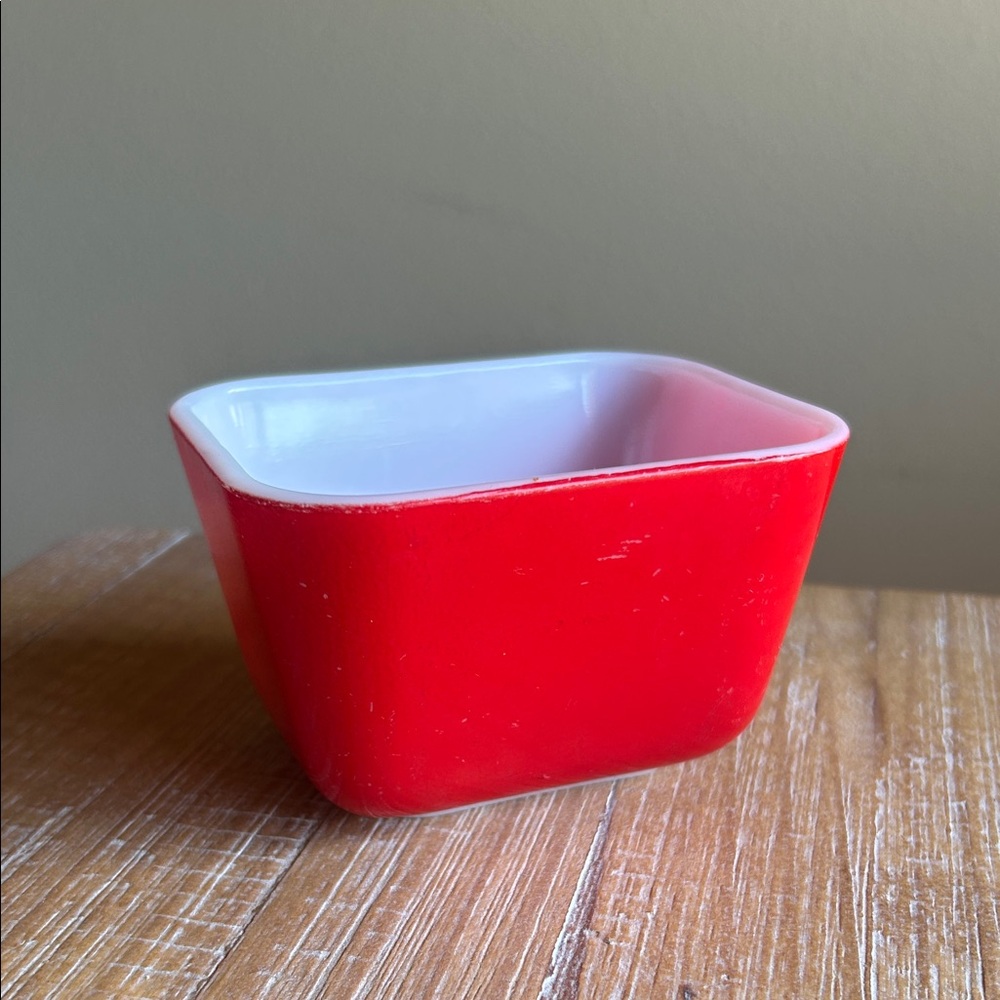 Vintage 1950’s Pyrex Primary Red #501 Refrigerator Dish Nicknamed Fridgie